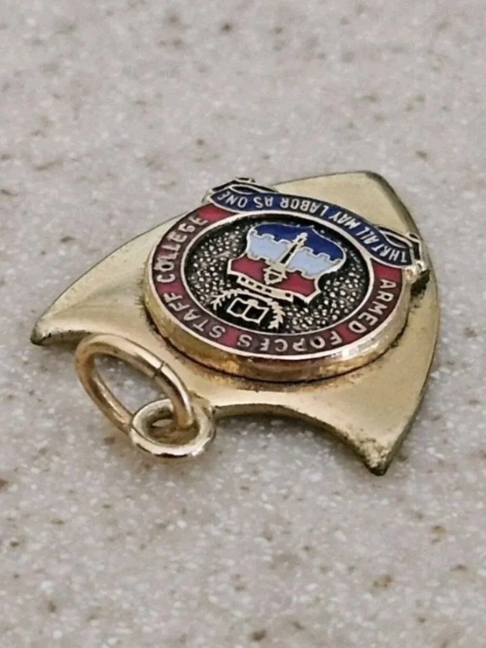 VINTAGE ARMED FORCES STAFF COLLEGE SHIELD 10k GOLD FILL KINNEY LAPEL PIN BROOCH